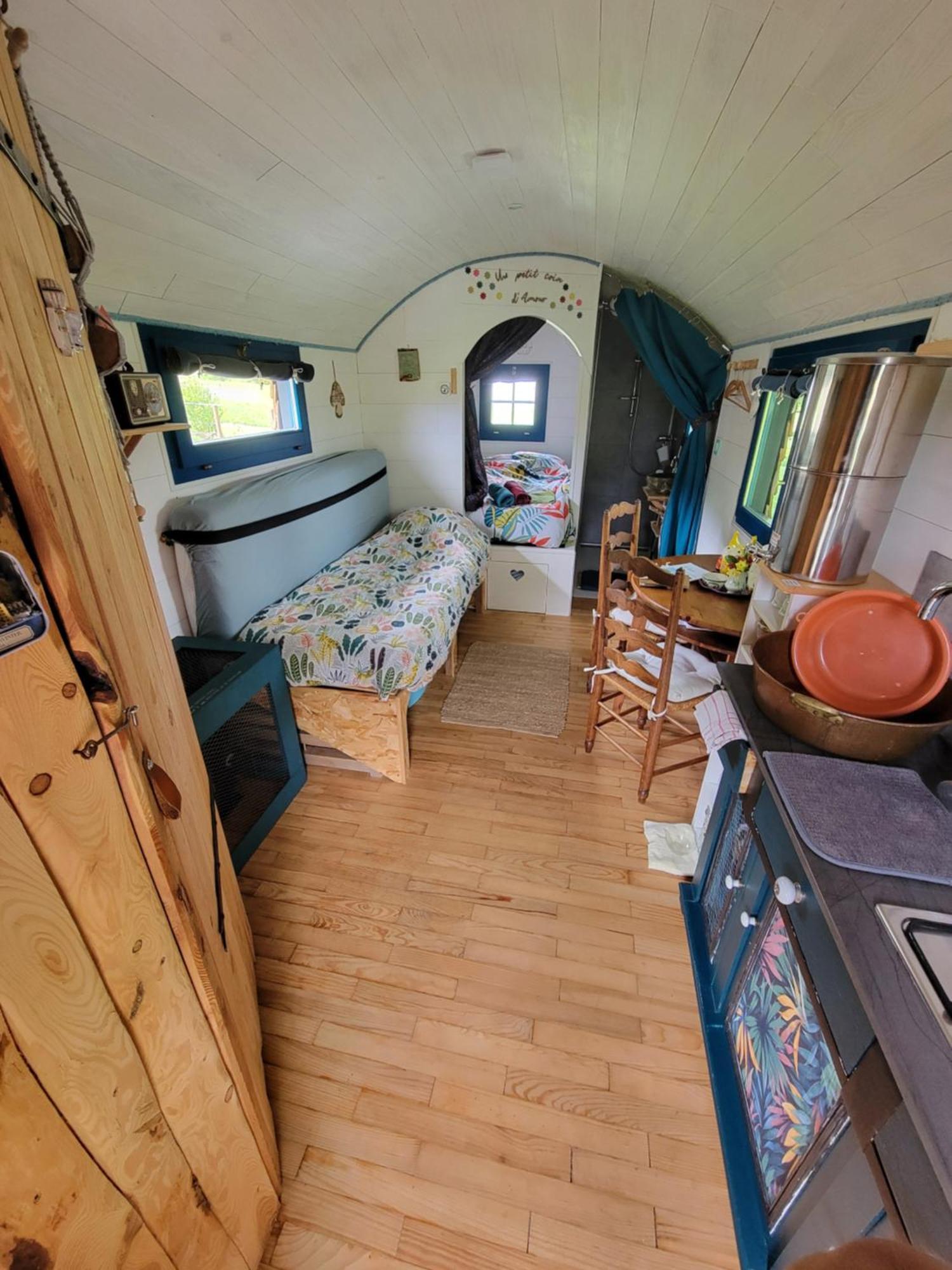 La Roulotte Tiny House Du Mond'Ideal Leval  Exterior foto