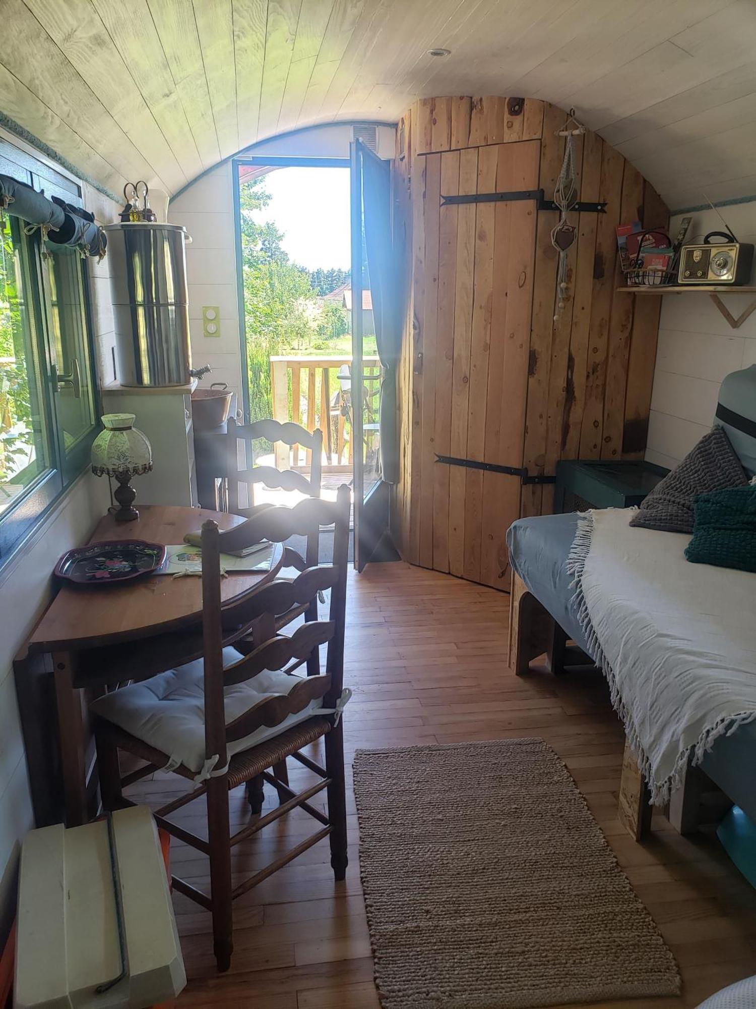 La Roulotte Tiny House Du Mond'Ideal Leval  Exterior foto