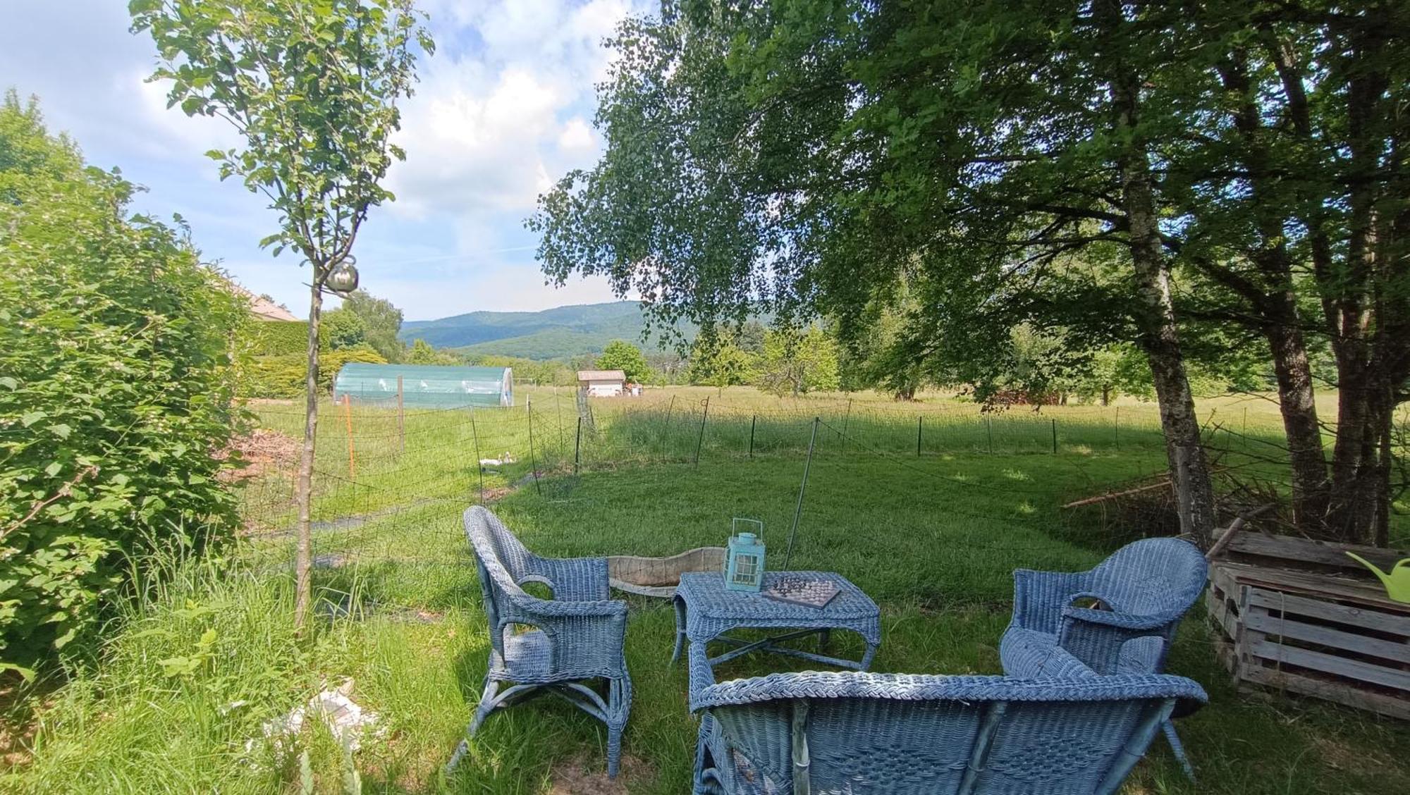 La Roulotte Tiny House Du Mond'Ideal Leval  Exterior foto